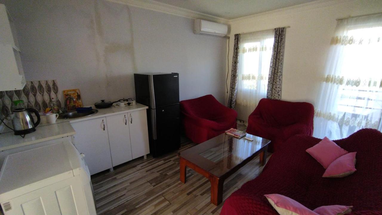 Shapatava Aparthotel Батуми Екстериор снимка