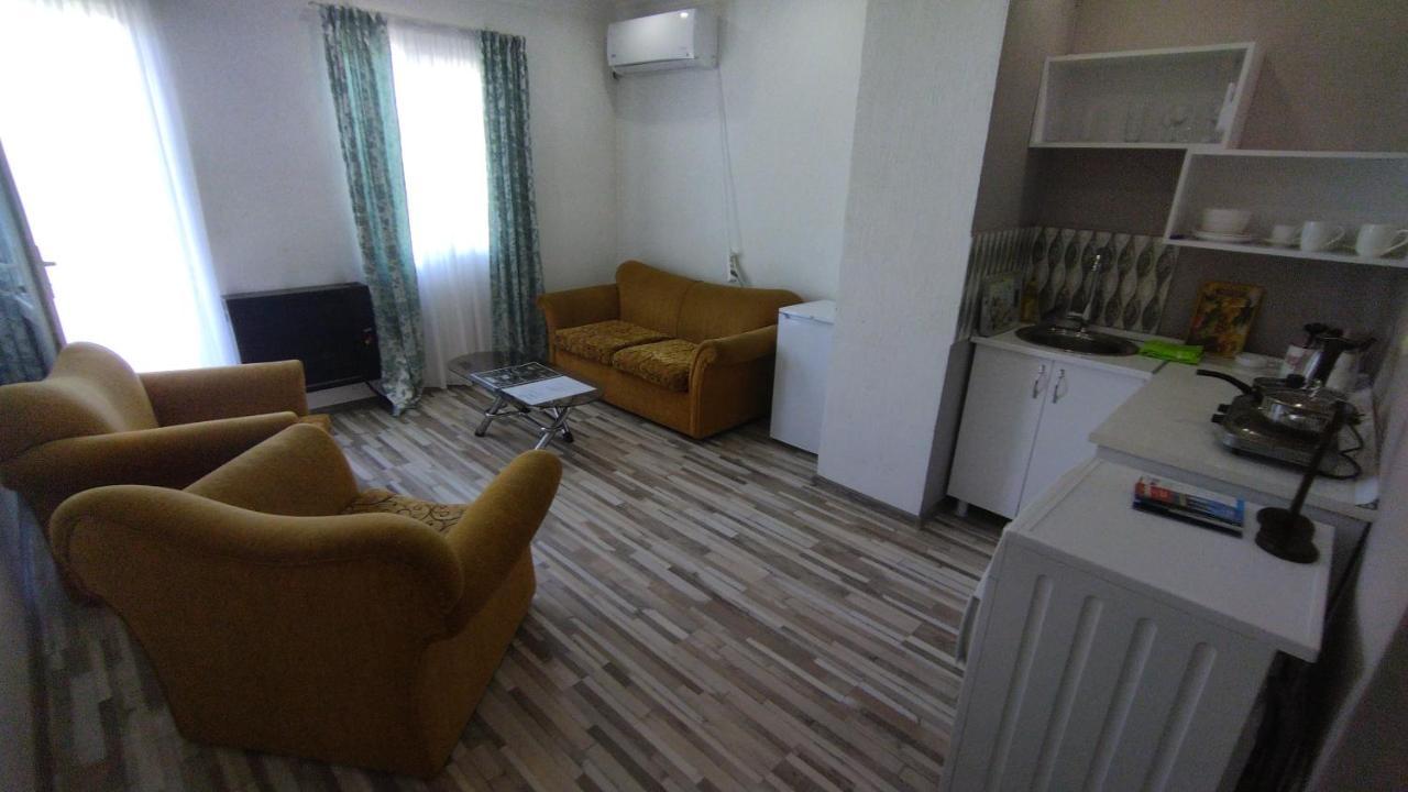 Shapatava Aparthotel Батуми Екстериор снимка