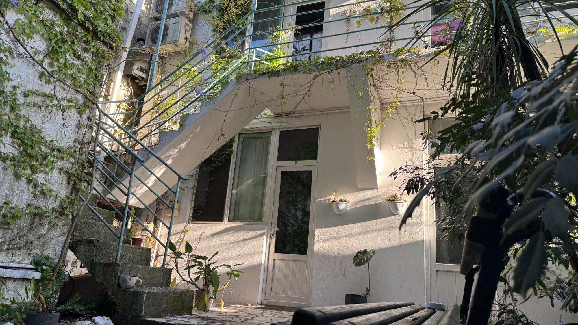 Shapatava Aparthotel Батуми Екстериор снимка